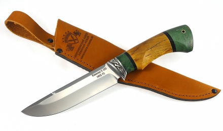 Нож из стали S390 Барракуда рукоять карельская береза стабилизированная янтарь+изумруд, мельхиор