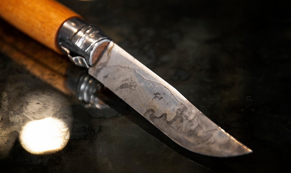 Патина на клинке. Изображение взято с сайта knivesandtools.com Патина на клинке. Изображение взято с сайта knivesandtools.com