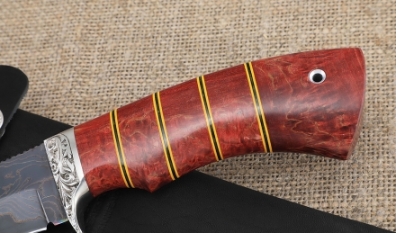 Нож Алтай сталь дамаск ламинированный с воронением, рукоять карельская береза красная Нож Алтай сталь дамаск ламинированный с воронением, рукоять карельская береза красная