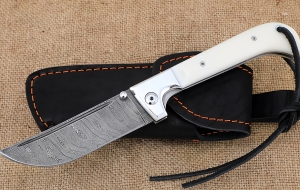 Нож складной Пчак сталь дамаск накладки акрил белый Нож складной Пчак сталь дамаск накладки акрил белый