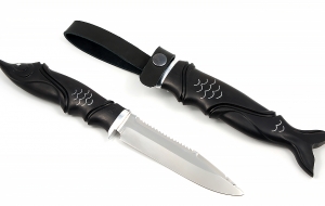 Нож Рыболов-3 сталь ELMAX, рукоять и ножны черный граб резные Нож Рыболов-3 сталь ELMAX, рукоять и ножны черный граб резные