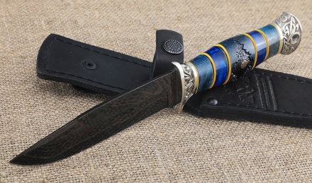 Нож Лидер сталь дамаск ламинированный с воронением, рукоять карельская береза синяя акрил, мельхиор Нож Лидер сталь дамаск ламинированный с воронением, рукоять карельская береза синяя акрил, мельхиор