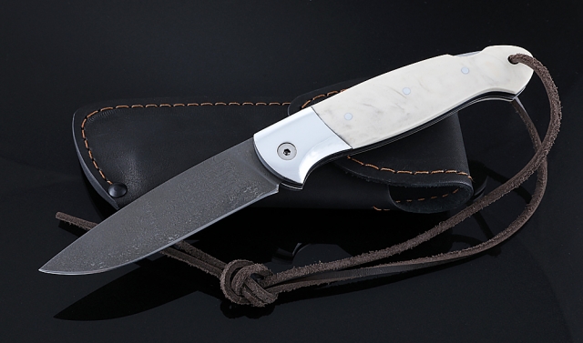 Нож Ворон, складной, сталь Х12МФ, рукоять накладки акрил белый с дюралью 