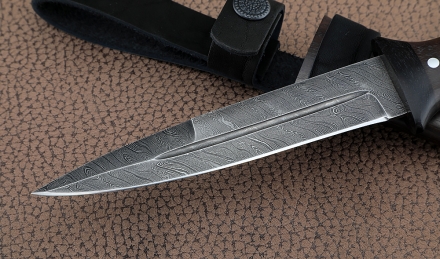 Нож Фаворит сталь дамаск, рукоять и ножны черный граб Нож Фаворит сталь дамаск, рукоять и ножны черный граб