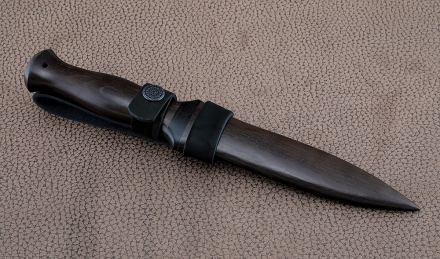 Нож Фаворит сталь дамаск, рукоять и ножны черный граб Нож Фаворит сталь дамаск, рукоять и ножны черный граб