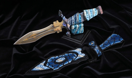 Эксклюзивный нож "Клык" дамаск в ламинате, рукоять дамаск с воронением и бивень мамонта