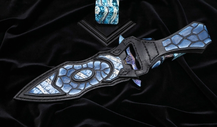 Эксклюзивный нож "Клык" дамаск в ламинате, рукоять дамаск с воронением и бивень мамонта