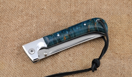 Нож складной Пчак сталь М390 накладки карельская береза синяя