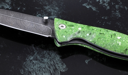 Складной нож Стрелок, сталь дамаск, рукоять накладки акрил зеленый Складной нож Стрелок, сталь дамаск, рукоять накладки акрил зеленый