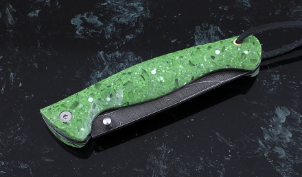 Складной нож Стрелок, сталь дамаск, рукоять накладки акрил зеленый Складной нож Стрелок, сталь дамаск, рукоять накладки акрил зеленый