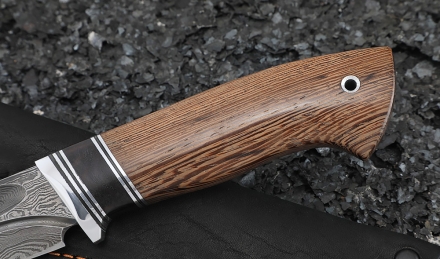 Нож Странник дамаск долы рукоять акрил черный и венге