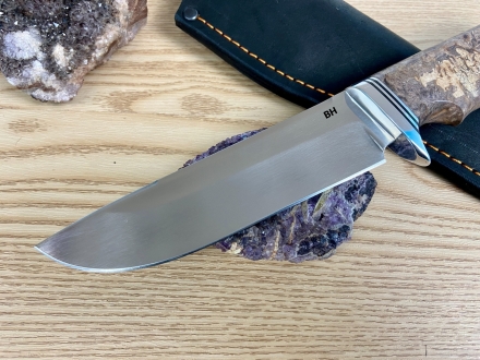 Нож Барракуда сталь ВН, рукоять березовый кап стабилизированный коричневый Нож Барракуда сталь ВН, рукоять березовый кап стабилизированный коричневый