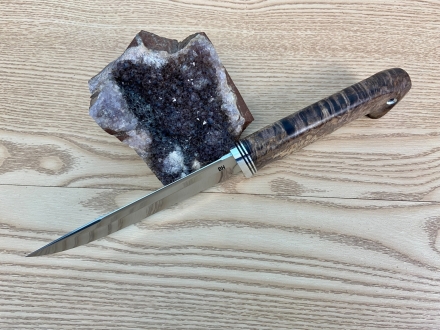 Нож Барракуда сталь ВН, рукоять березовый кап стабилизированный коричневый Нож Барракуда сталь ВН, рукоять березовый кап стабилизированный коричневый