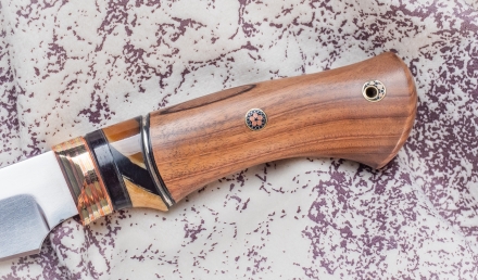 Нож из стали S390 «Волк» рукоять мокумэ-ганэ, кость мамонта и палисандр  Нож из стали S390 «Волк» рукоять мокумэ-ганэ, кость мамонта и палисандр