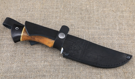 Нож из дамасской стали Алтай-2, рукоять черный граб и стабилизированная карельская береза янтарная Нож из дамасской стали Алтай-2, рукоять черный граб и стабилизированная карельская береза янтарная