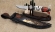Премиум нож Засапожный ламинация S 390 в крученом дамаске, акрил белый резной, скримшоу «Ковбой» на подставке