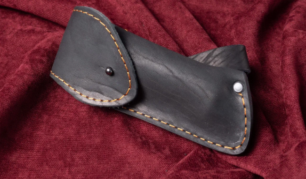 Выкидной нож "Волк" сталь дамаск, накладки G10 черная 