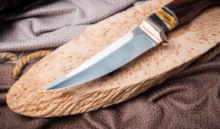 Нож из стали S390 «Орлан», рукоять мокумэ-ганэ, черный граб, зуб мамонта и железное дерево