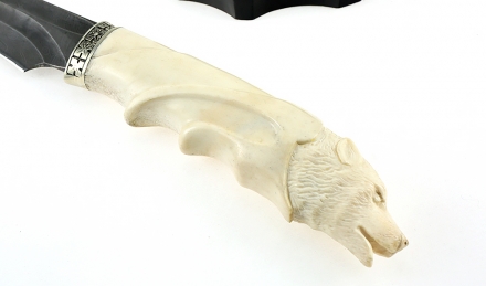 Нож Волк сталь дамаск-долы, рукоять рог лося резная голова волка, на подставке рог лося черный граб. 1