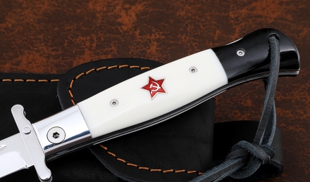 Нож Финка НКВД складная сталь х12мф накладки акрил белый+черный со звездой из серебра 925 Нож Финка НКВД складная сталь х12мф накладки акрил белый+черный со звездой из серебра 925