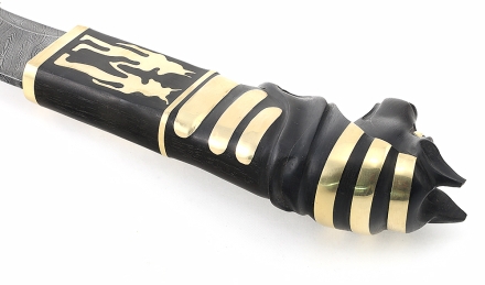 Нож Анубис сталь дамаск, рукоять резная черный граб латунь на подставке пирамида черный граб 1 Нож Анубис сталь дамаск, рукоять резная черный граб латунь на подставке пирамида черный граб 1