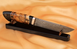 Премиум Нож Барракуда сталь дамаск нержавеющий рукоять черный граб кость мамонта мокуме-гане на подставке