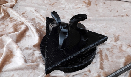 Премиум набор ножей Танто дамаск ламинированный черный граб на подставке «Костер» Премиум набор ножей Танто дамаск ламинированный черный граб на подставке «Костер»