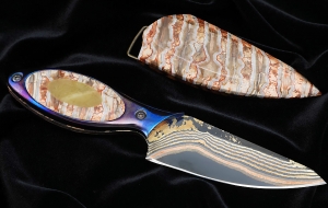 Авторский нож «Дилонг» из ламинированного дамаска, рукоять титан, стабилизированный зуб мамонта и янтарь Авторский нож «Дилонг» из ламинированного дамаска, рукоять титан, стабилизированный зуб мамонта и янтарь