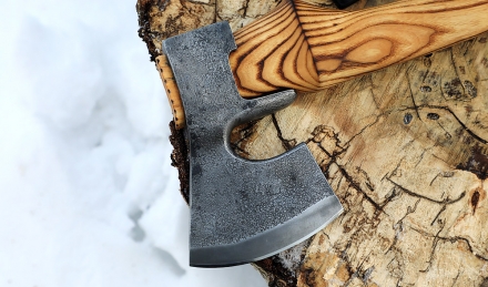 Топор-39 варка металлов углерод+ХВГ ясень резной Топор-39 варка металлов углерод+ХВГ ясень резной