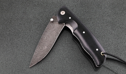 Складной нож Акула, сталь дамаск, рукоять накладки акрил черный