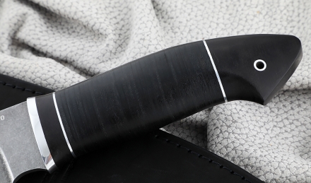 Нож Медведь сталь К340, рукоять кожа черный граб Нож Медведь сталь К340, рукоять кожа черный граб