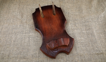 Топор-секира с рисунком ясень резной на подставке Топор-секира с рисунком ясень резной на подставке