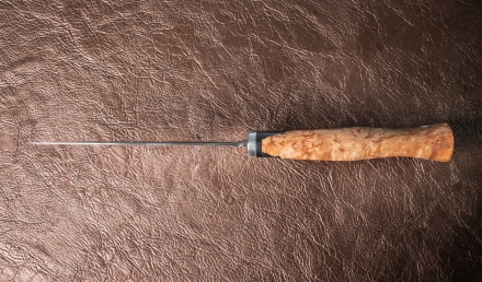 Нож Стрела сталь кованая х12мф рукоять гибрид акрил черный и карельская береза янтарь Нож Стрела сталь кованая х12мф рукоять гибрид акрил черный и карельская береза янтарь