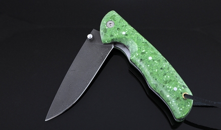 Складной нож Акула, сталь Х12МФ, рукоять накладки акрил зеленый Складной нож Акула, сталь Х12МФ, рукоять накладки акрил зеленый
