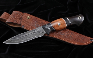 Нож №47 дамаск ламинированный с долом черный граб железное дерево карбон