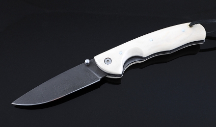 Складной нож Акула, сталь Х12МФ, рукоять накладки акрил белый Складной нож Акула, сталь Х12МФ, рукоять накладки акрил белый