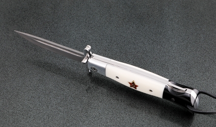 Нож Финка НКВД складная дамаск нержавеющий со штифтом акрил белый+черный с красной звездой Нож Финка НКВД складная дамаск нержавеющий со штифтом акрил белый+черный с красной звездой