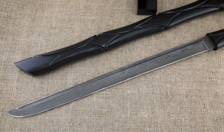 Подарочный сувенир «Вакидзаси» дамаск рукоять резной черный граб с головой дракона на подставке Подарочный сувенир «Вакидзаси» дамаск рукоять резной черный граб с головой дракона на подставке