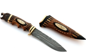 Эксклюзивный нож Турист сталь дамаск камень рукоять и ножны зебрано, комбинированные резные, вставки и голова волка рог лося Эксклюзивный нож Турист сталь дамаск камень рукоять и ножны зебрано, комбинированные резные, вставки и голова волка рог лося