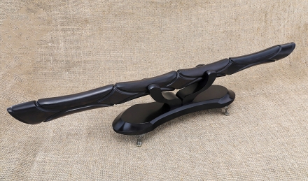 Подарочный сувенир «Вакидзаси» дамаск рукоять резной черный граб на подставке Подарочный сувенир «Вакидзаси» дамаск рукоять резной черный граб на подставке