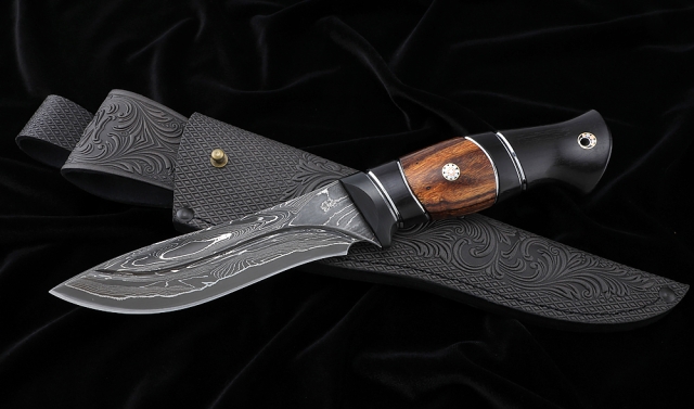 Нож Ангара дамаск ламинированный с долом черный граб железное дерево карбон 
