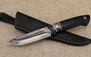 Нож Странник дамаск с долом ламинированный с воронением рукоять карбон карельская береза коричневая черный граб