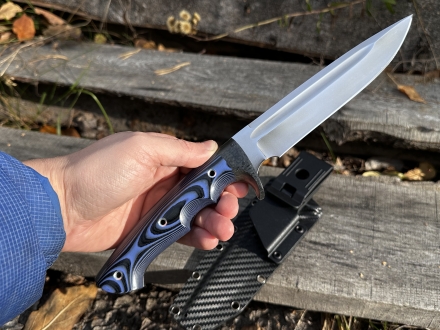 Нож "Хищник" цельнометаллический сталь 95х18, накладки карбон и G10