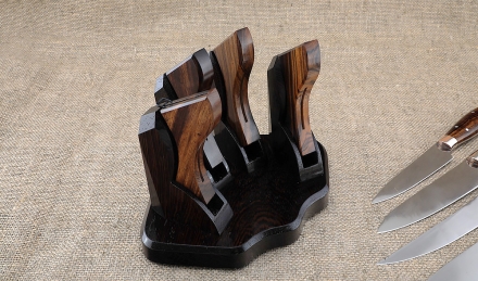 Премиум набор из четырёх ножей Шеф S390 рукоять железное дерево на подставке Премиум набор из четырёх ножей Шеф S390 рукоять железное дерево на подставке