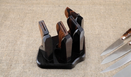 Премиум набор из четырёх ножей Шеф S390 рукоять железное дерево на подставке Премиум набор из четырёх ножей Шеф S390 рукоять железное дерево на подставке