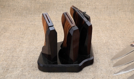 Премиум набор из четырёх ножей Шеф S390 рукоять железное дерево на подставке Премиум набор из четырёх ножей Шеф S390 рукоять железное дерево на подставке