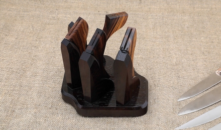 Премиум набор из четырёх ножей Шеф S390 рукоять железное дерево на подставке Премиум набор из четырёх ножей Шеф S390 рукоять железное дерево на подставке