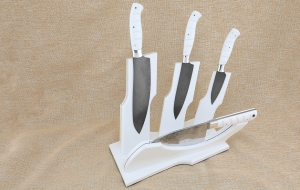 Кухонный набор из стали х12мф рукоять из акрила белого, подставка из акрила белого  Кухонный набор из стали х12мф рукоять из акрила белого, подставка из акрила белого