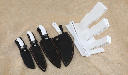 Кухонный набор из стали х12мф рукоять из акрила белого, подставка из акрила белого 