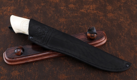 Коллекционный Нож Барракуда дамаск торцевой, рукоять рог лося резной кость мамонта, мельхиор на подставке